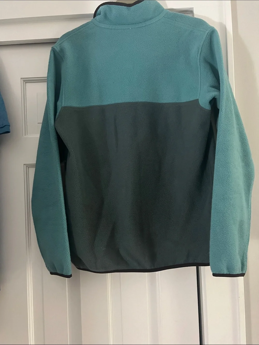 Patagonia Men’s Teal and Dark Green Fleece Snap Pullover